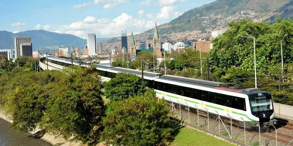 Apartamento 3 Habitaciones S303 Estadio Y Metro Excelente Ubicacion Colombia
